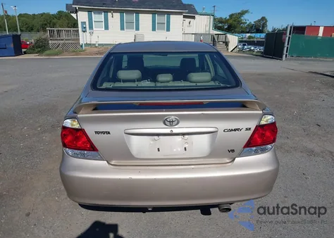2005 Toyota Camry Se V6 z USA, uszkodzony, nr VIN 4T1BA32K55U056663